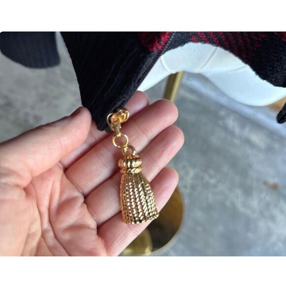 St. John Collection Tartan Jacket and Sleeveless Shirt Set - Picture 6 of 12